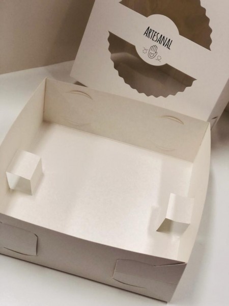 Caixa p/ torta Kraft c/ visor acetato (22 x 22 x 8 cm) tampa e fundo - 50 unidades