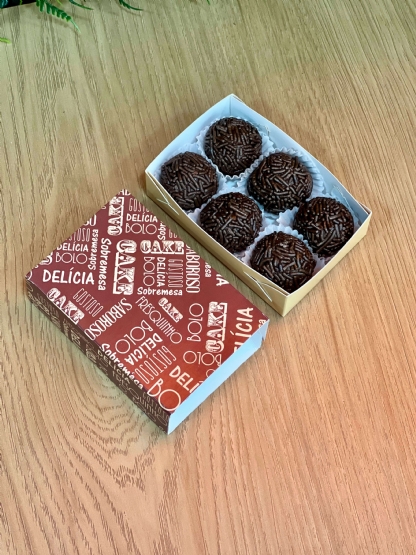 Caixa brigadeiro p/ 4 doces modelo gaveta (9,5 x 6,5 x 2,7 cm) s/ berço - 100 unidades