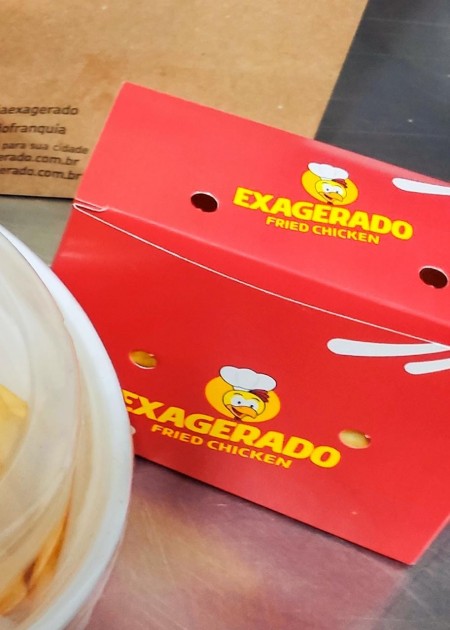 Embalagem p/ frituras P (12 x 9 x 6 cm) - 100 unidades *VENDA SOMENTE PARA FRANQUEADOS EXAGERADO