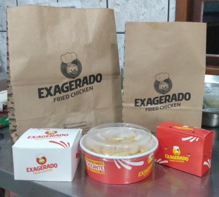 Embalagem p/ frituras P (12 x 9 x 6 cm) - 100 unidades *VENDA SOMENTE PARA FRANQUEADOS EXAGERADO