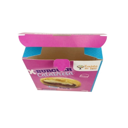 Visão superior da embalagem X-Burguer Calabresa com a tampa aberta, exibindo o sistema de fechamento.