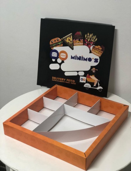 Embalagem para Delivery Plastificada (30 x 30 x 5 cm)c/ divisória e tampa removivel Personalizada