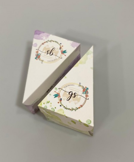 Embalagem Bolo Fatia s/ Berço (14 x 10 x 10 cm) Personalizada