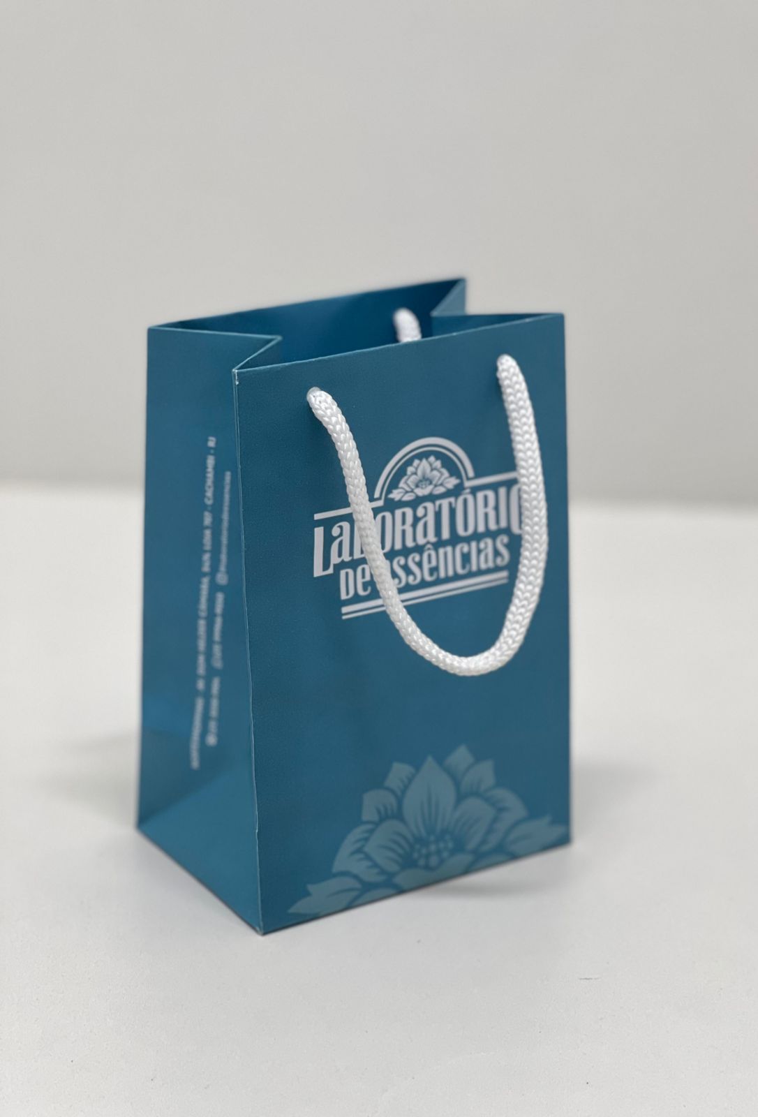 Sacola OffSet 180g (10 x 7 x 15 Cm) Personalizada