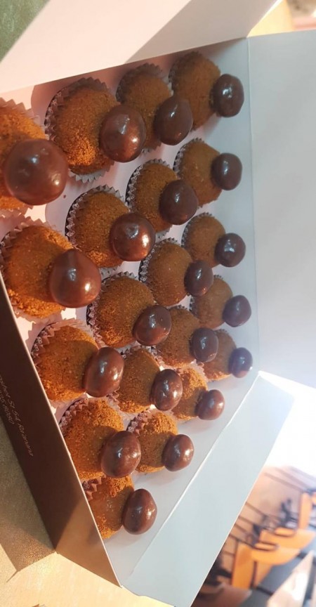 Embalagem para 20 Brigadeiros (21 x 17 x 4 cm) Personalizada